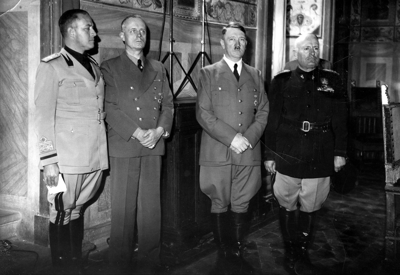 Ciano, Ribbentrop, Hitler and Mussolini in Florence during the negotiation at Sala Clemente des Palazzo Vecchio